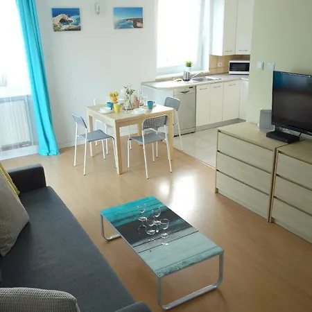 Apartament Bernadowska Lu B2 Parter Ogrodek 800m Morze 公寓 索波特